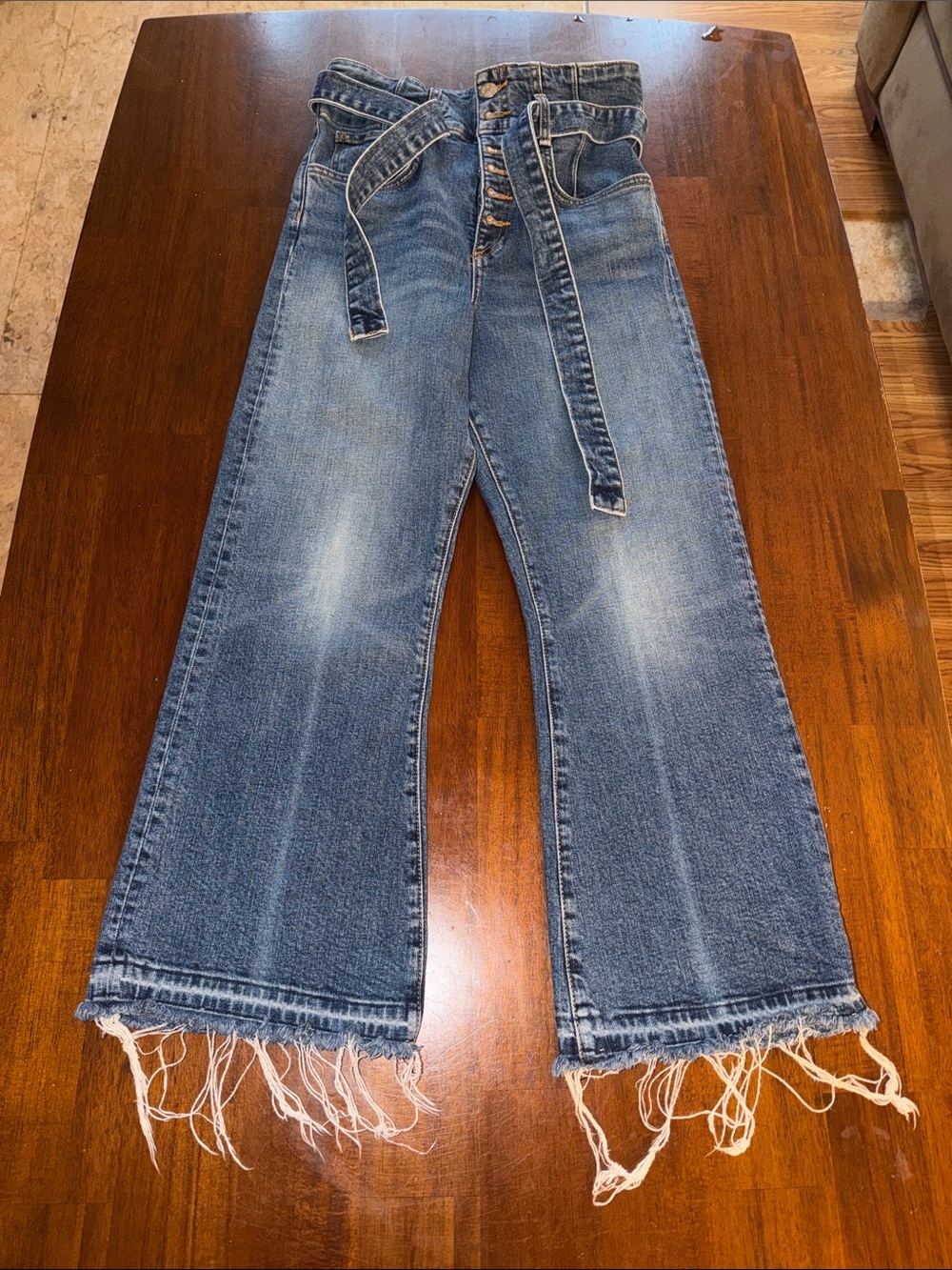 Veronica Beard Ladies Marlene 12” corset medium blue wash cropped jeans.